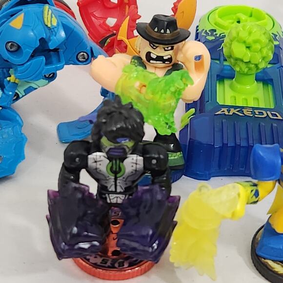 AKEDO ULTIMATE ARCADE WARRIORS ACTION FIGURES BUTTON BASH CONTROLLER LOT TOYS - Picture 2 of 7